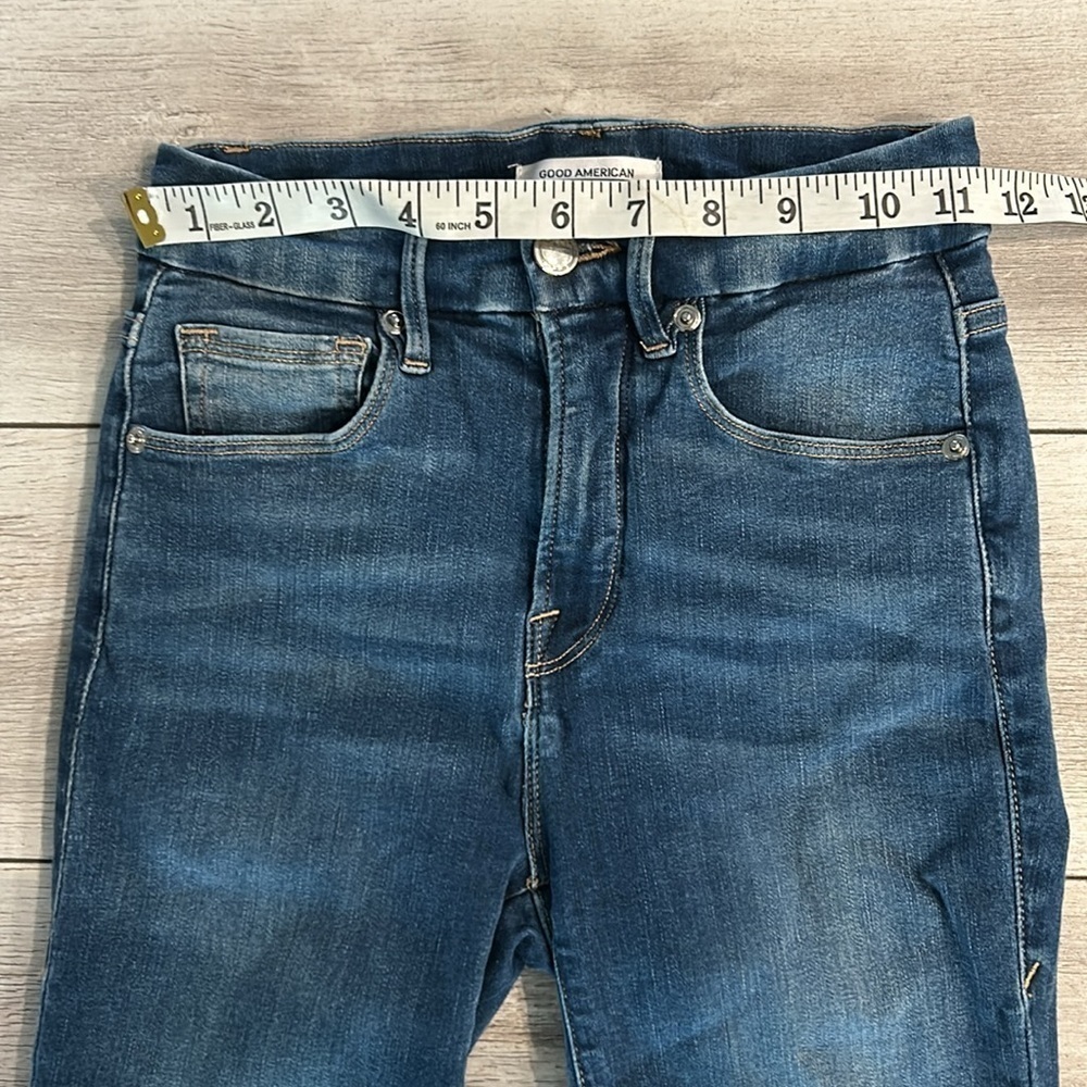 Good American Good Waist Crop jeans size 25 - Picture 6 of 11